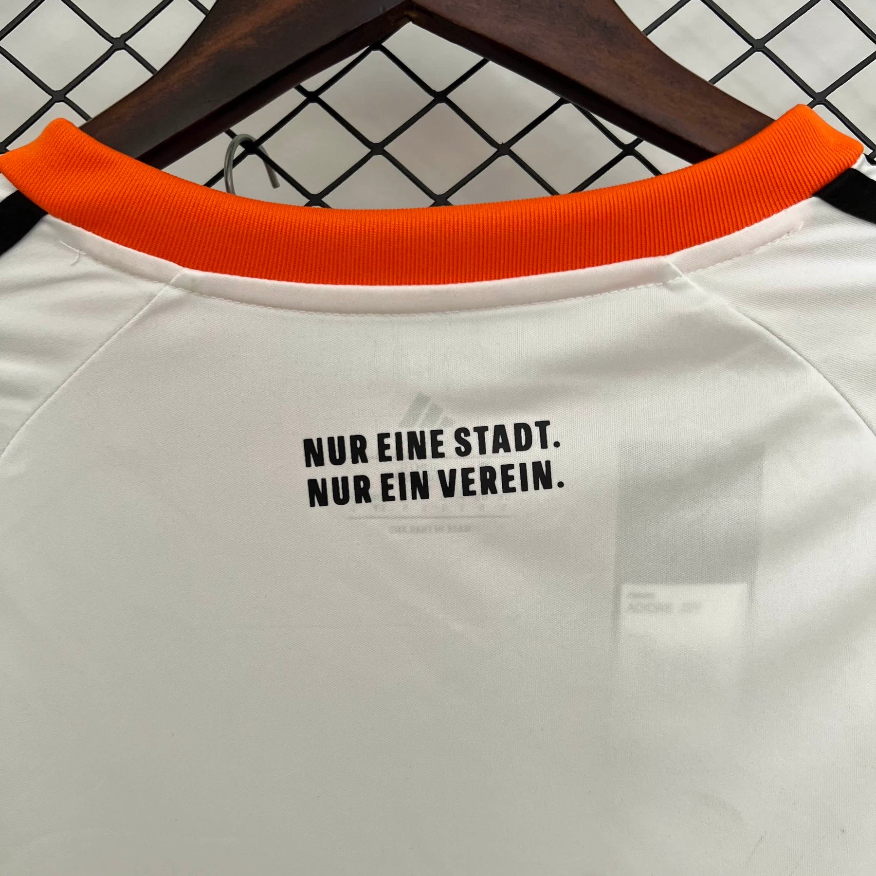 Camisa Frankfurt - 2025/26 Away Versão Torcedor