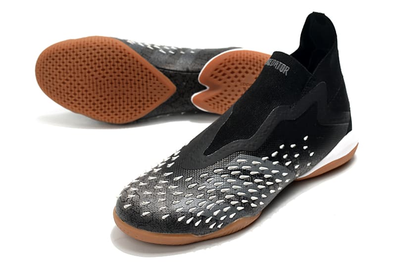 Chuteira Adidas Predator Freak - Futsal