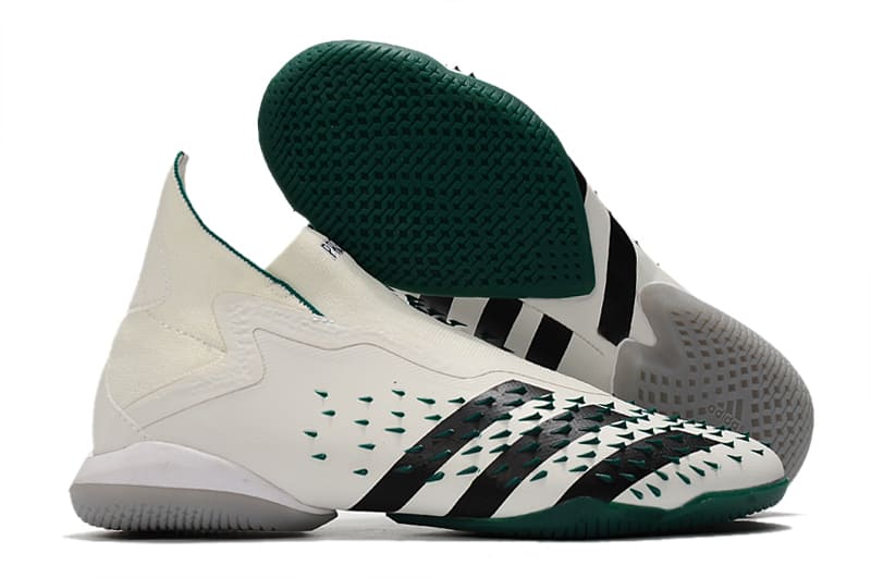 Chuteira Adidas Predator Freak - Futsal