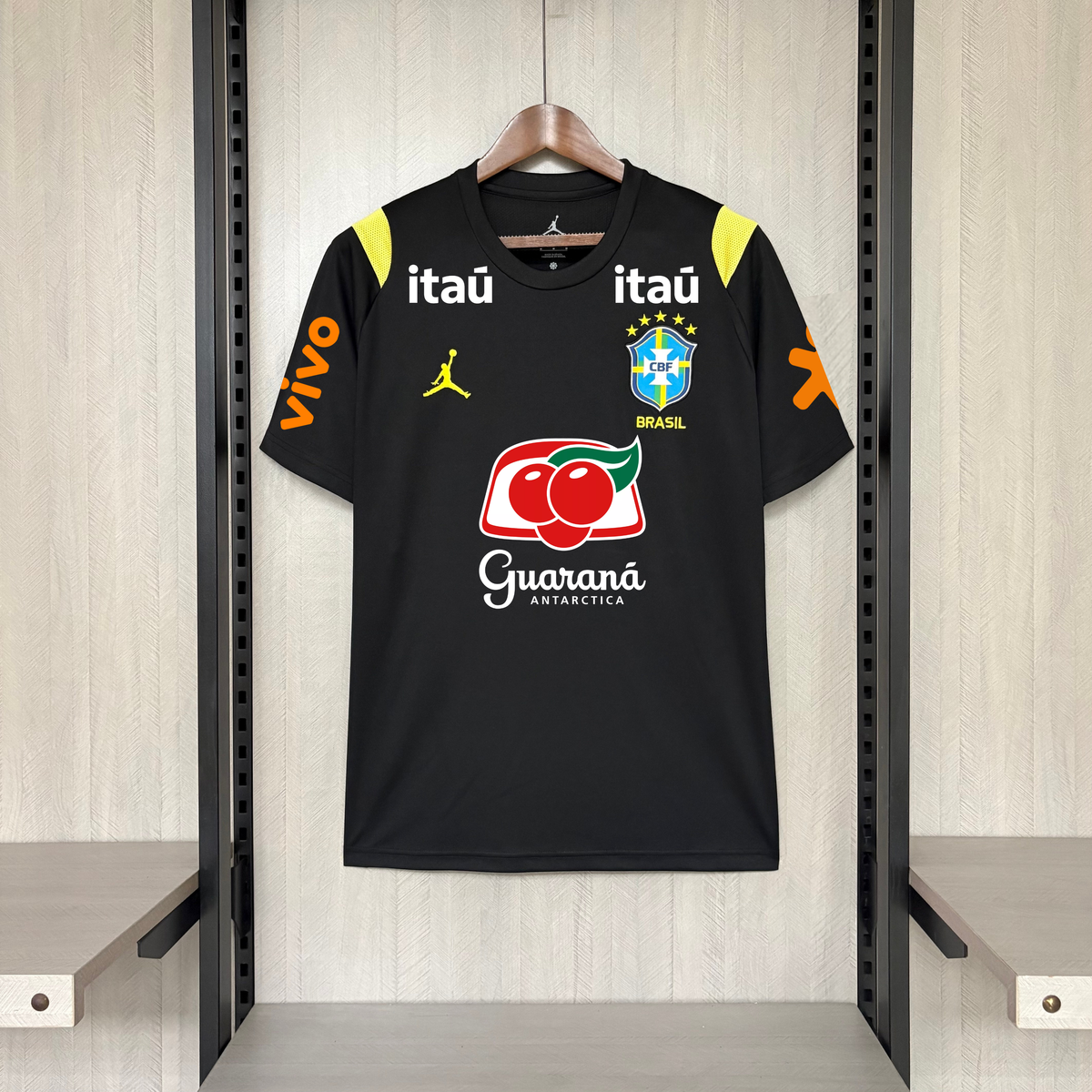 Camisa de Treino Brasil - 2026/27 Versão Torcedor + Patrocínios